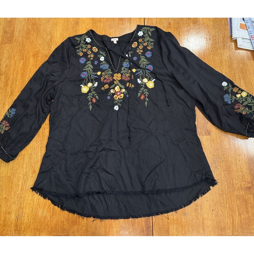 Reba Women's Black Floral Embroidered Neck & Sleeves Frayed Hem